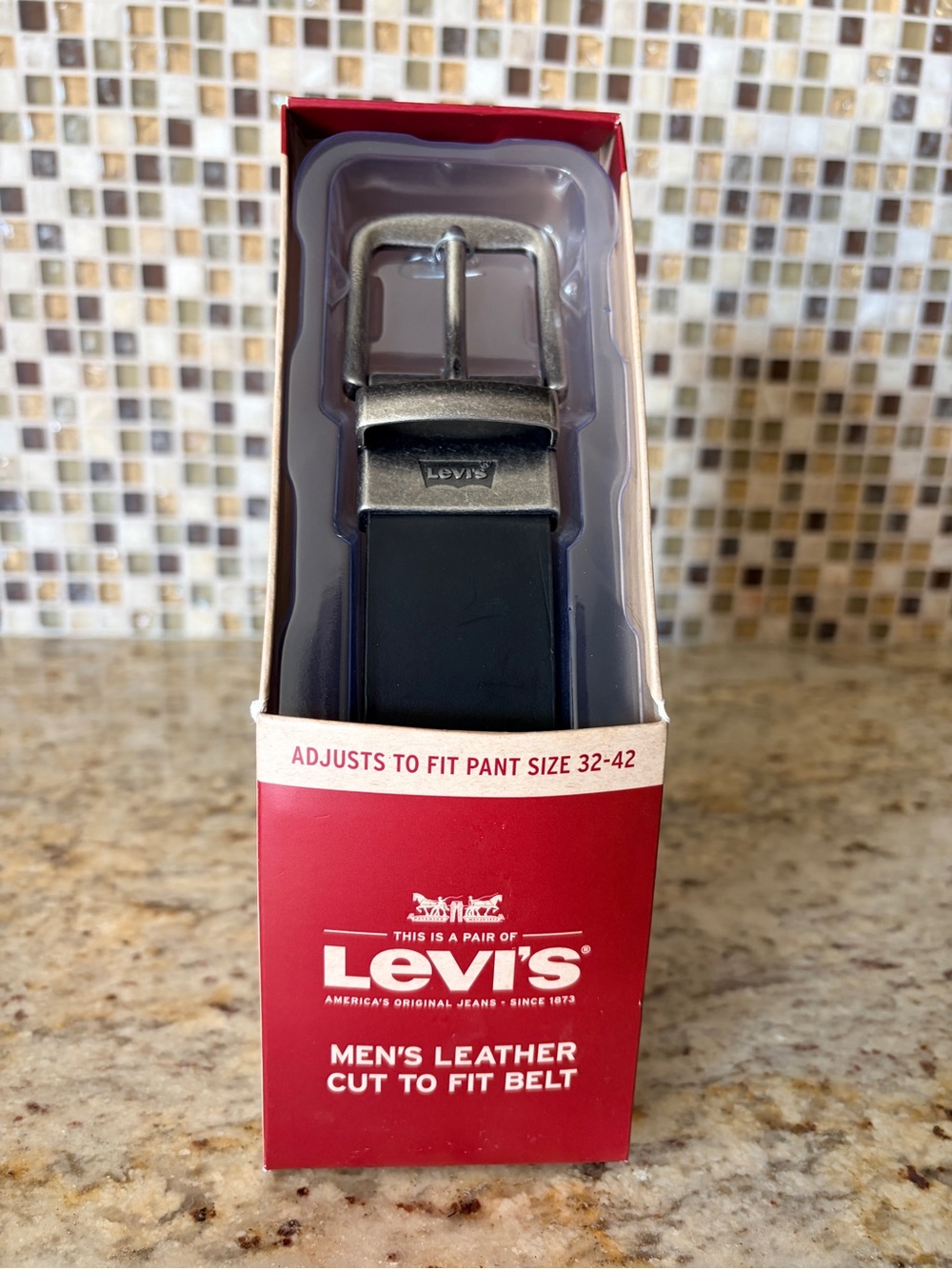 Levi's Black Leather Men's Belt with Silver Buckle - Cut to Fit 32 - 42 NIB
